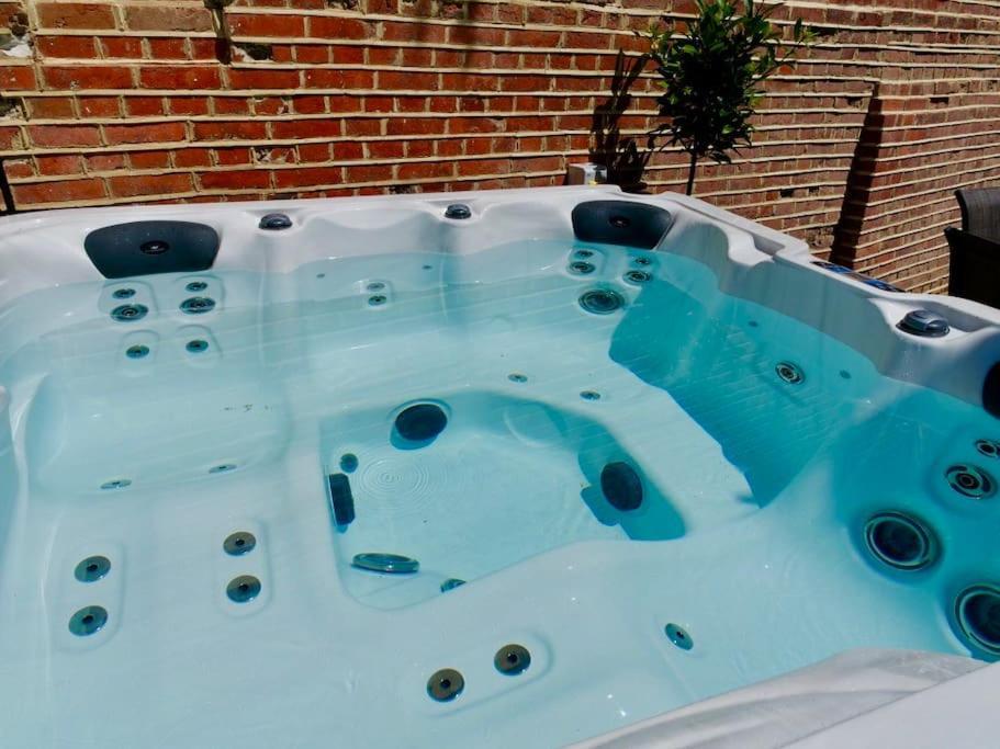 새프런월든 Huge Luxury 8 Bed Manor House Hot Tub Pool Table 빌라 외부 사진