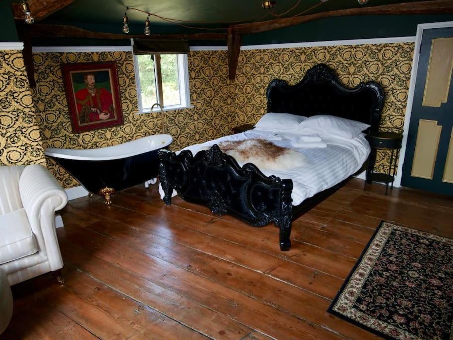 새프런월든 Huge Luxury 8 Bed Manor House Hot Tub Pool Table 빌라 외부 사진